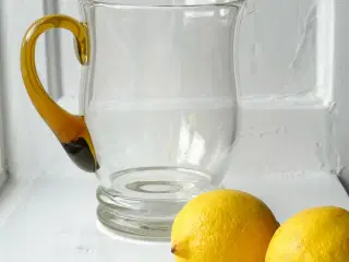 Glaskande m ravfarvet hank