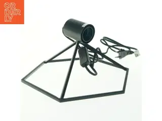 Geometrisk bordlampe (str. 25,5x15 cm)