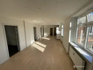 265 m3 udlejes til kontor / klinik / behandlere el. lign. i Kolding centrum.