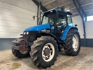 New Holland TS 110
