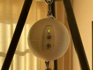 Moonboon slyngevugge med motor og stativ