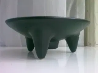 Sort design HOLMBYE keramik m kontrast lyn