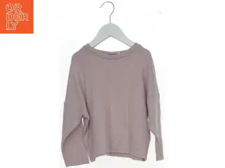 Bluse fra Basic needs (str. 104 cm)