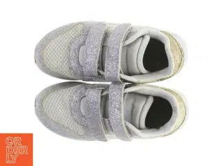 Glitrende børnesneakers med velcrolukning fra Woden (str. 34 )