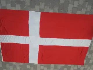 Dannebrogsflag sælges