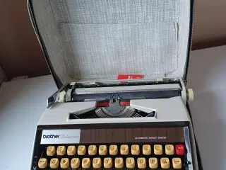 Skrivemaskine Brother Deluxe 1350 