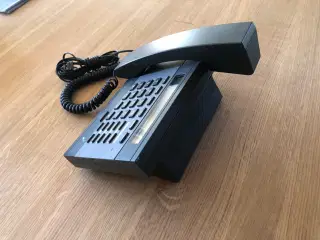 Kirk Delta Trio - bordtelefon