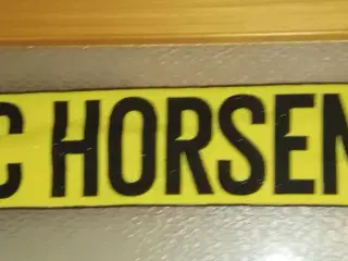 FLOT AC HORSENS HUMMEL HALSTØRKLÆDE, SOM NYT