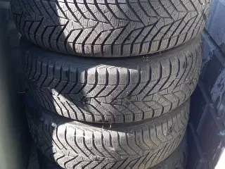 Vinterdæk 215 60 R16
