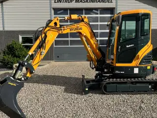 Hyundai R25Z-9AK Robex med Tilt-Mann tilt skifte samt Engcon skovl. Udlejes, også med forkøbsret.