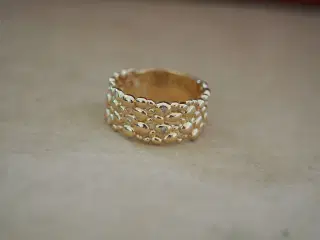 Fingerring sælges