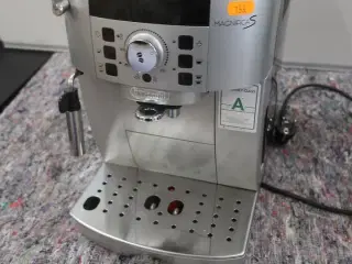 Kaffemaskine DELONGHI MAGNIFICA S