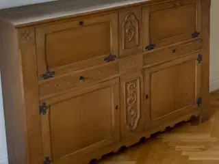 Flot skænk gives væk