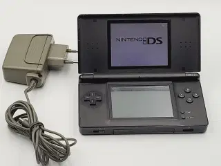 ⭐️· Nintendo DS Lite - Sort - God Stand m. lader