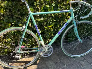 Retro Bianchi racer