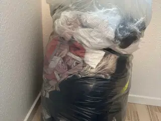 1 sæk tøj