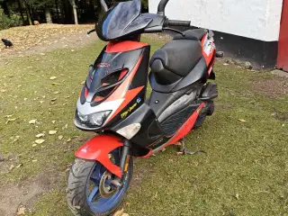Aprilia sr50 lc scooter 