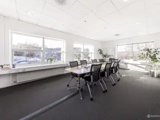 1.346 m² kontorlejemål med skøn beligenhed