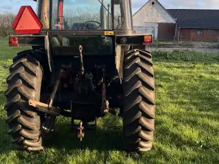 Case ih 844 xl. Med frontlæsser 