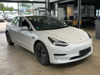 Tesla Model 3  RWD