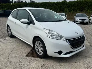 Peugeot 208 1.2i 3dørs år 2013