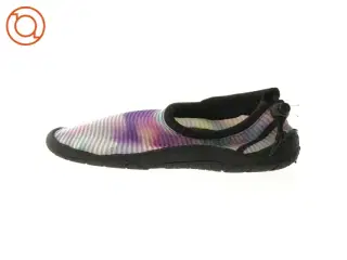 Badesko fra Surf Gear (str. 36 til 37)