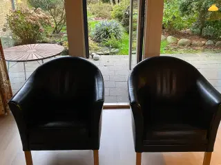 Meget smukke og klassiske sorte læderstole