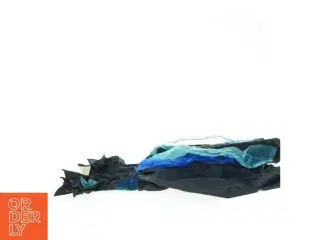 Kostume (str. 65 x 25 cm)