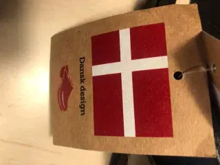 Helt nye Træsko
