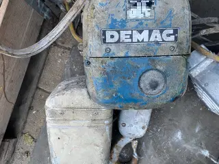 El talje Demag Med eldrevne vogn