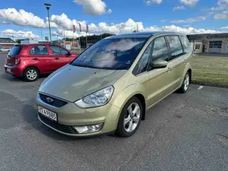 Ford Galaxy 2,0 145 Ghia 7prs