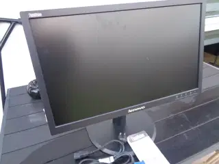 Skærm 23"