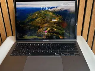 MacBook Pro 13,3″