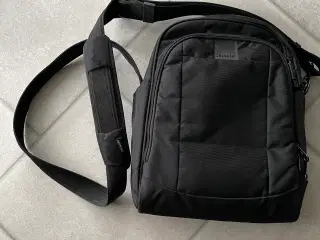 Taske pacsafe model ls 250