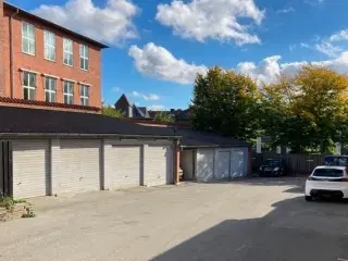 Garage udlejes, centralt i Hillerød