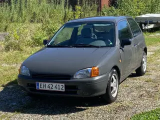 Toyota Starlet med halvanden år til syn