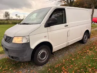 VW Transporter 2,5 TDi 130 Kassevogn kort 4d