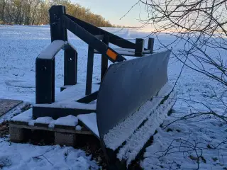 Sneskraber til traktor samt truck