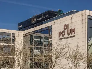 Stort og moderne New-Yorker kontorlejemål velbeliggende i PODIUM centeret.