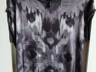 T.shirt fra Soya Grå/Sort Mønsteret