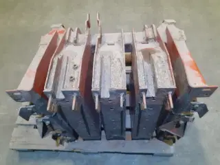 Hesston 4700 Ballestempel 700613510