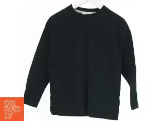 Langærmet sort t-shirt fra Mango (str. 116)