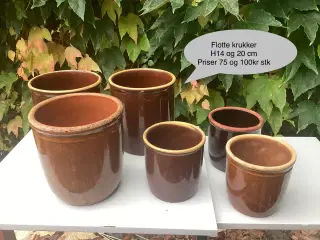 Gamle glaseret sylte  krukker