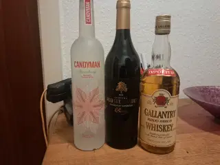 Tre flasker whisky og vodka