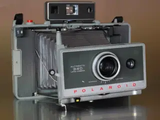 Polaroid 340 Land Camera - Automatic
