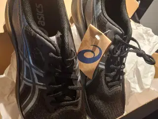 ASICS sko, 45. Nye med kasse og mærke på.