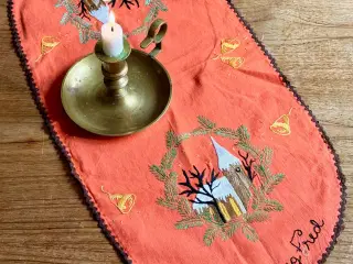 Antik bordløber, håndbroderet, 61 x 30 cm