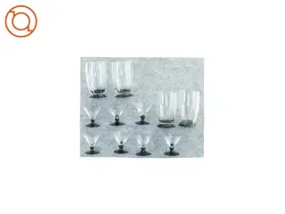 Lyngby Glas, Urania - med ranke (str. 5 x 12 og 3 x 7) i alt 11 stk