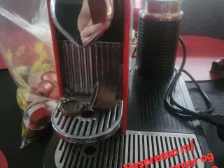 Nespresso m/mælkeskummer 