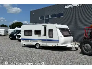 2008 - Hobby Excellent 460 LU   Pæn brugt Hobby med enkeltsenge, stor rundsiddegruppe og mover